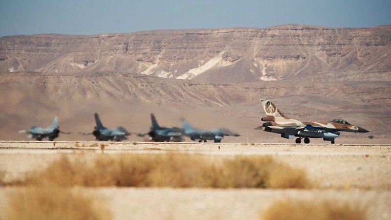 Hutíes golpean con misil hipersónico base de cazas F-35 en Israel
