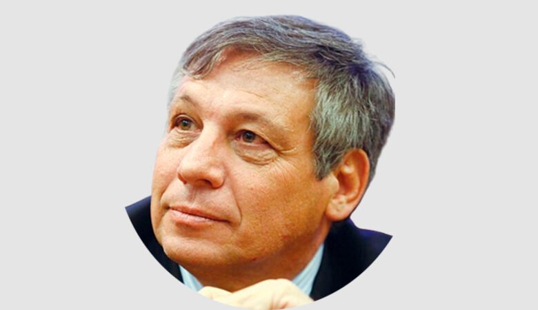 De consultor a rey supremo