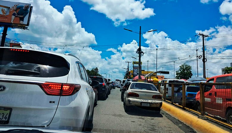 El tránsito es un verdadero infierno en el Gran Santo Domingo