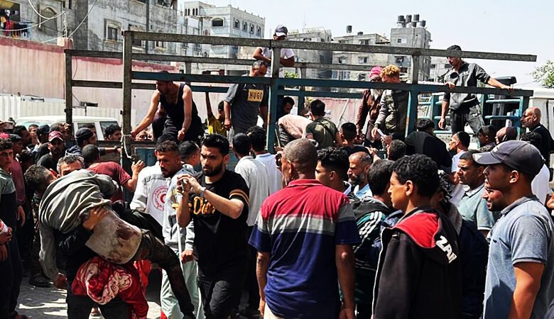 Israel mata a 50 civiles que esperaban comida en Gaza